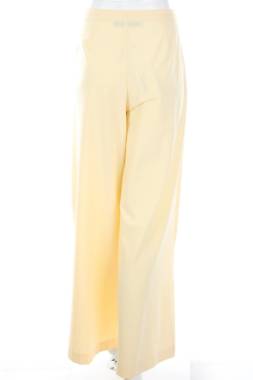 Дамски панталон Bershka2