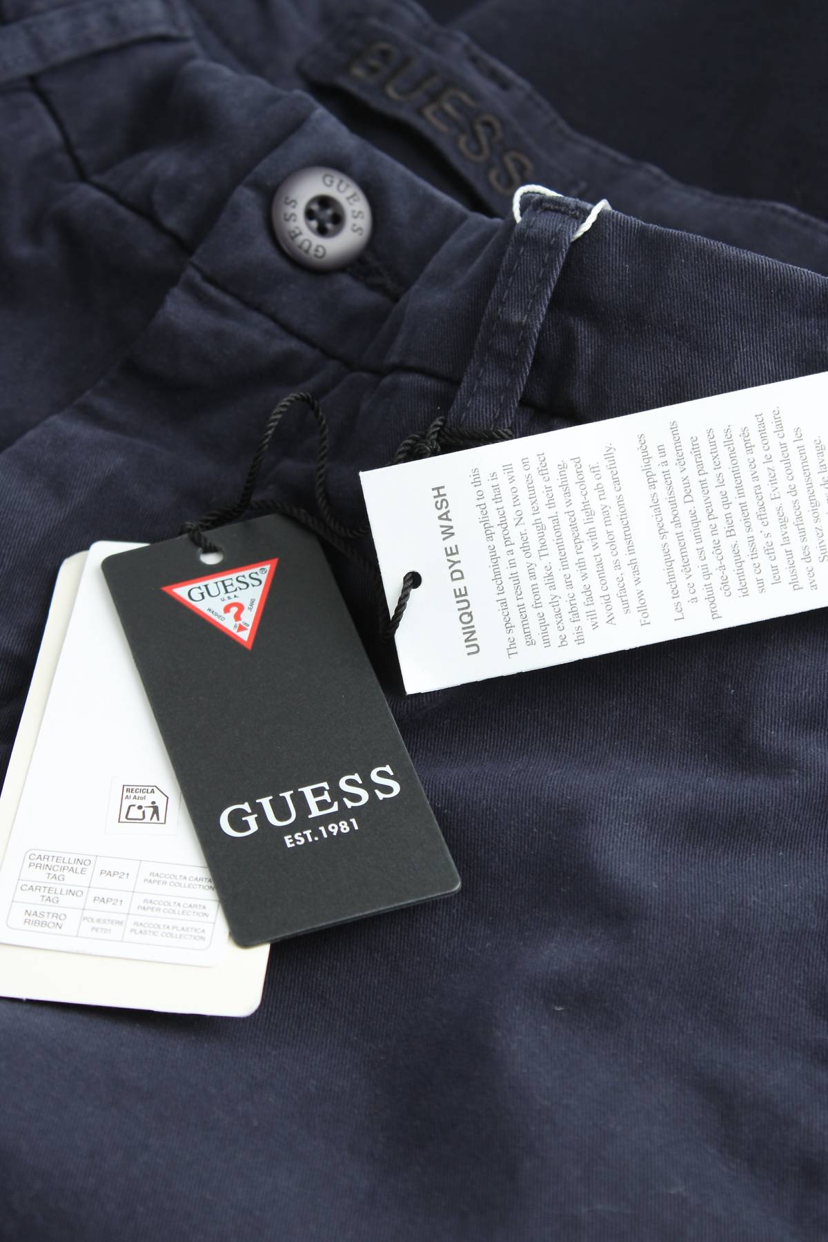 Ανδρικά παντελόνια Guess3