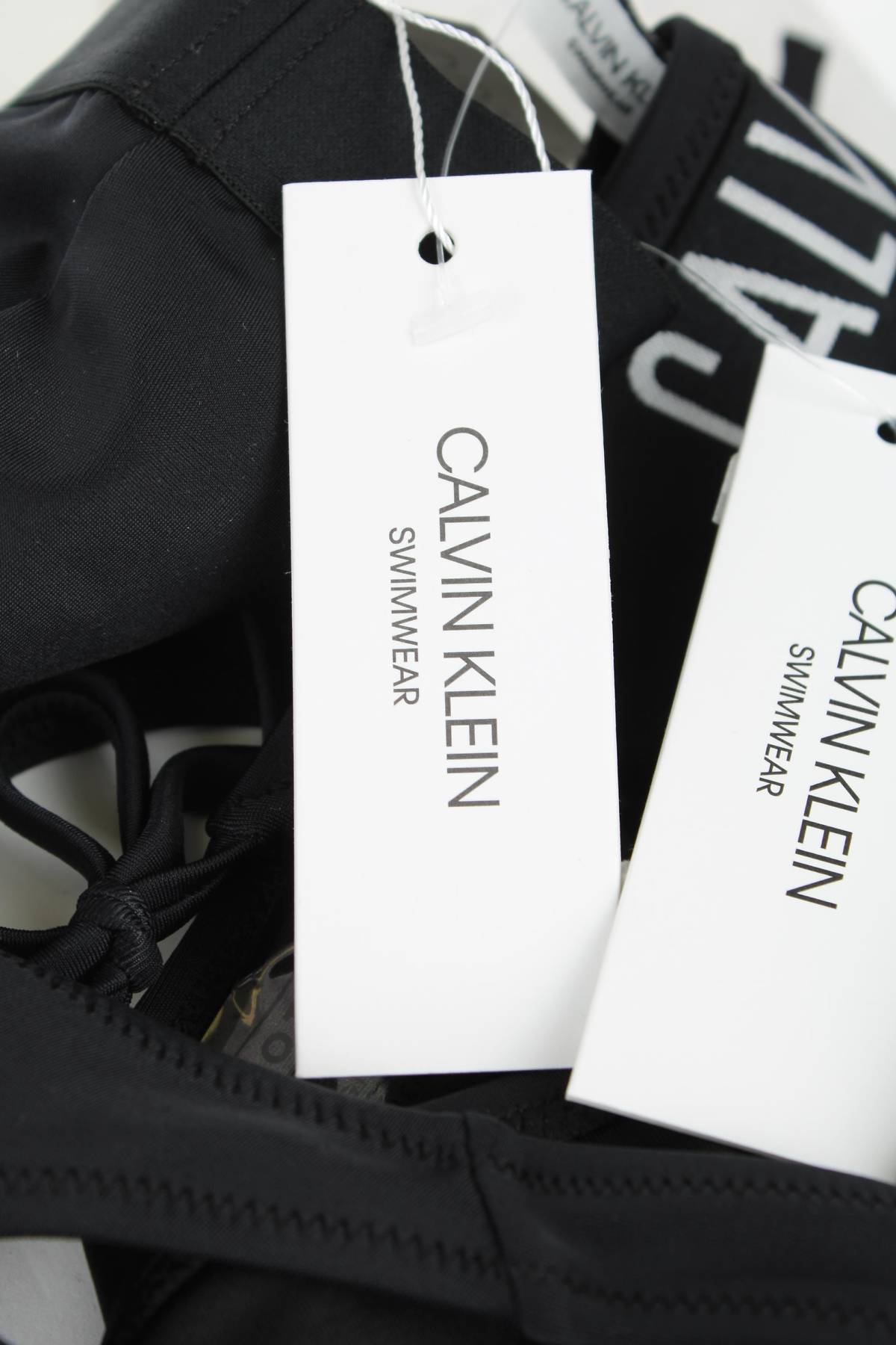 Σετ μαγιό Calvin Klein3 - Contourshop.gr Σετ μαγιό Calvin Klein3
