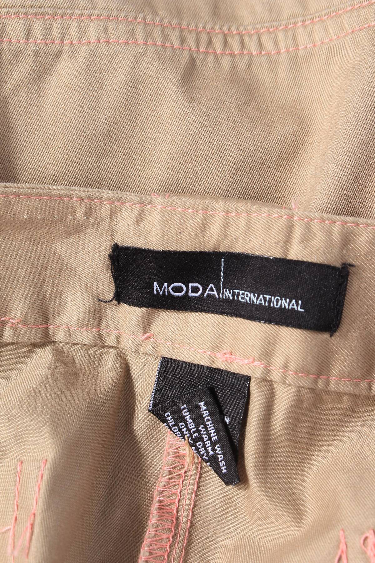 Дамски къс панталон Moda International 2 - Contour.bg Дамски къс панталон Moda International 2