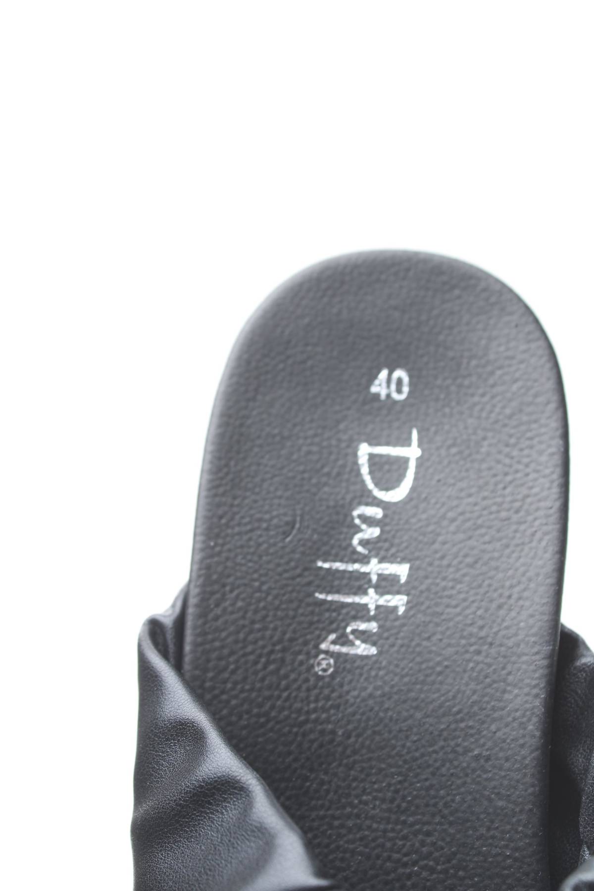 Чехли Duffy5 - Contour.bg Чехли Duffy5