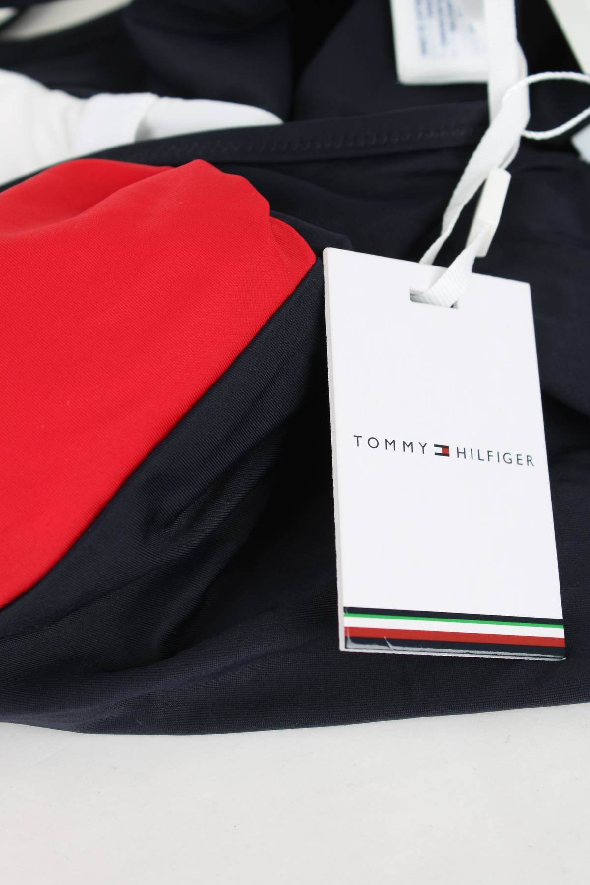 Ολόσωμο μαγιό Tommy Hilfiger3 - Contourshop.gr Ολόσωμο μαγιό Tommy Hilfiger3