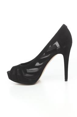 Γυναικεία παπούτσια Guess2 - Contourshop.gr Γυναικεία παπούτσια Guess2