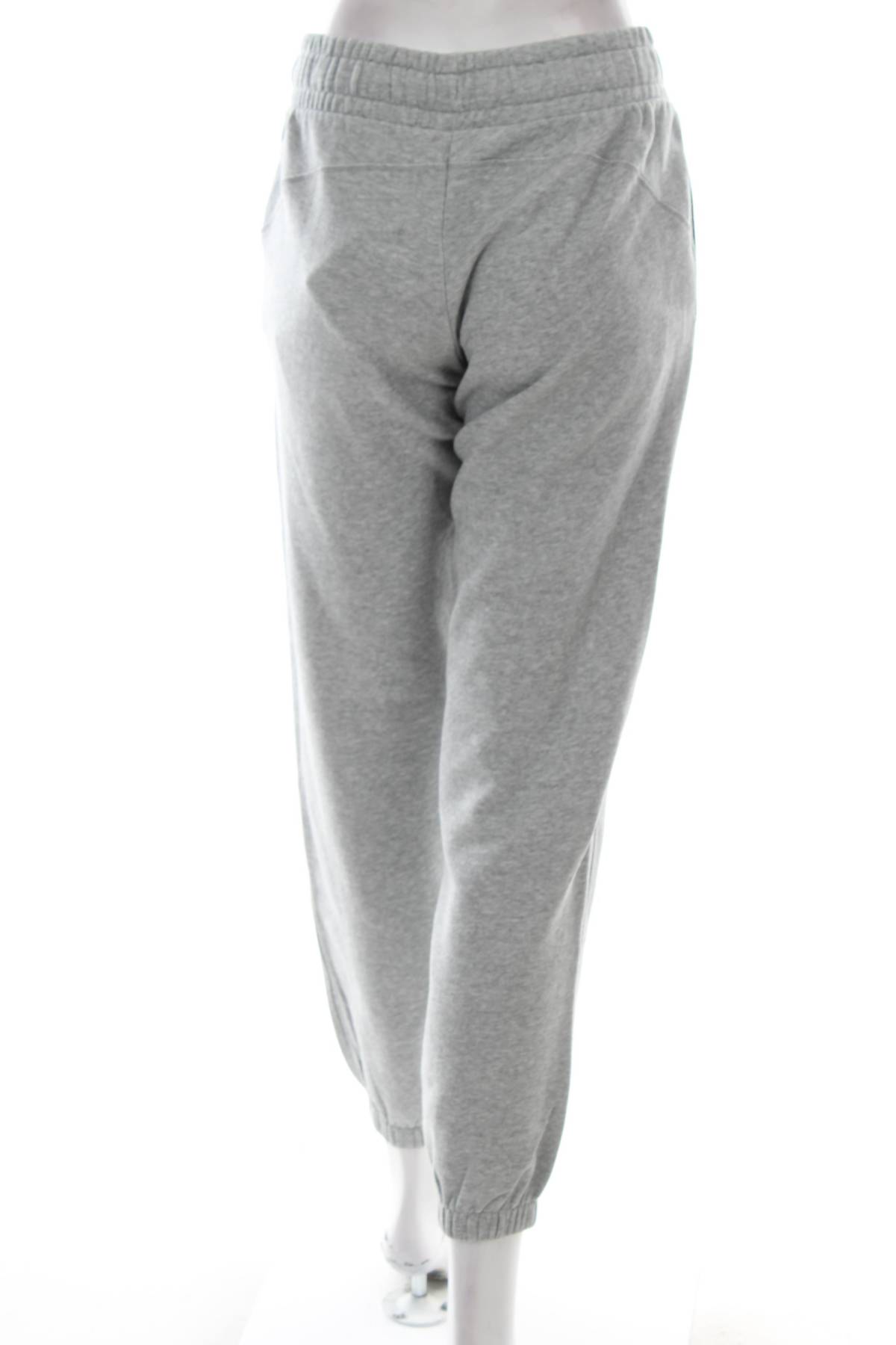 Дамско спортно долнище Puma2 - Contour.bg Дамско спортно долнище Puma2