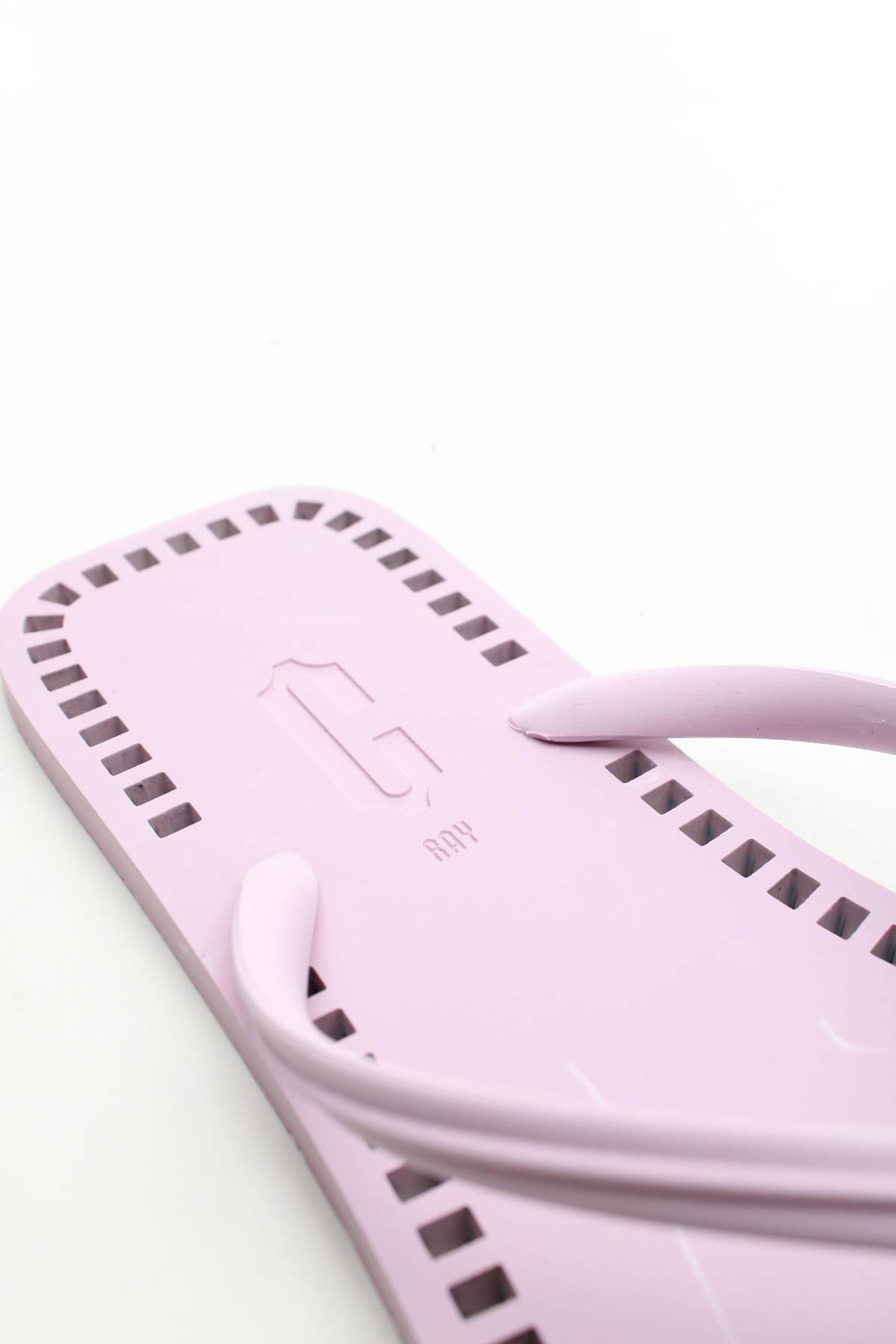 Πέδιλα Ray Cassin5