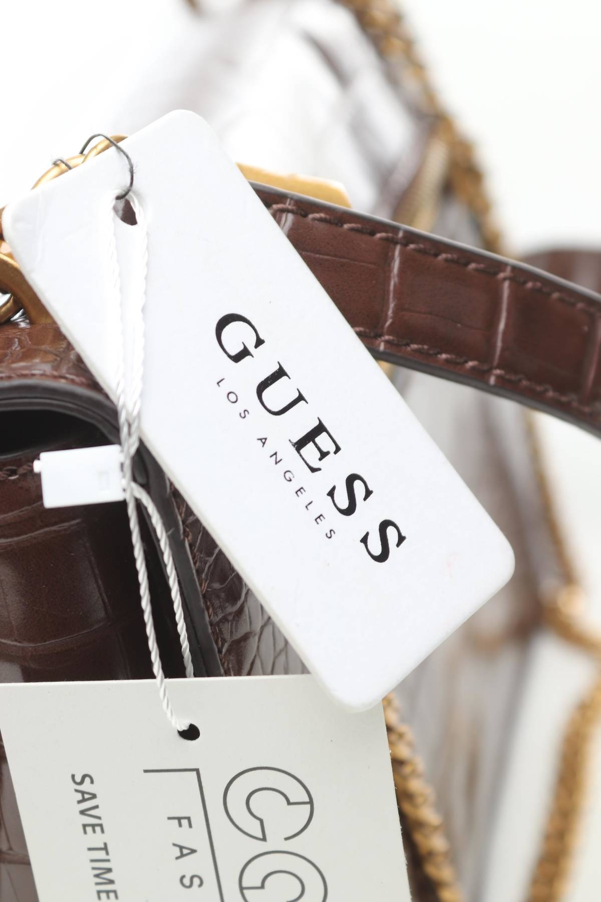 Дамска кожена чанта Guess4