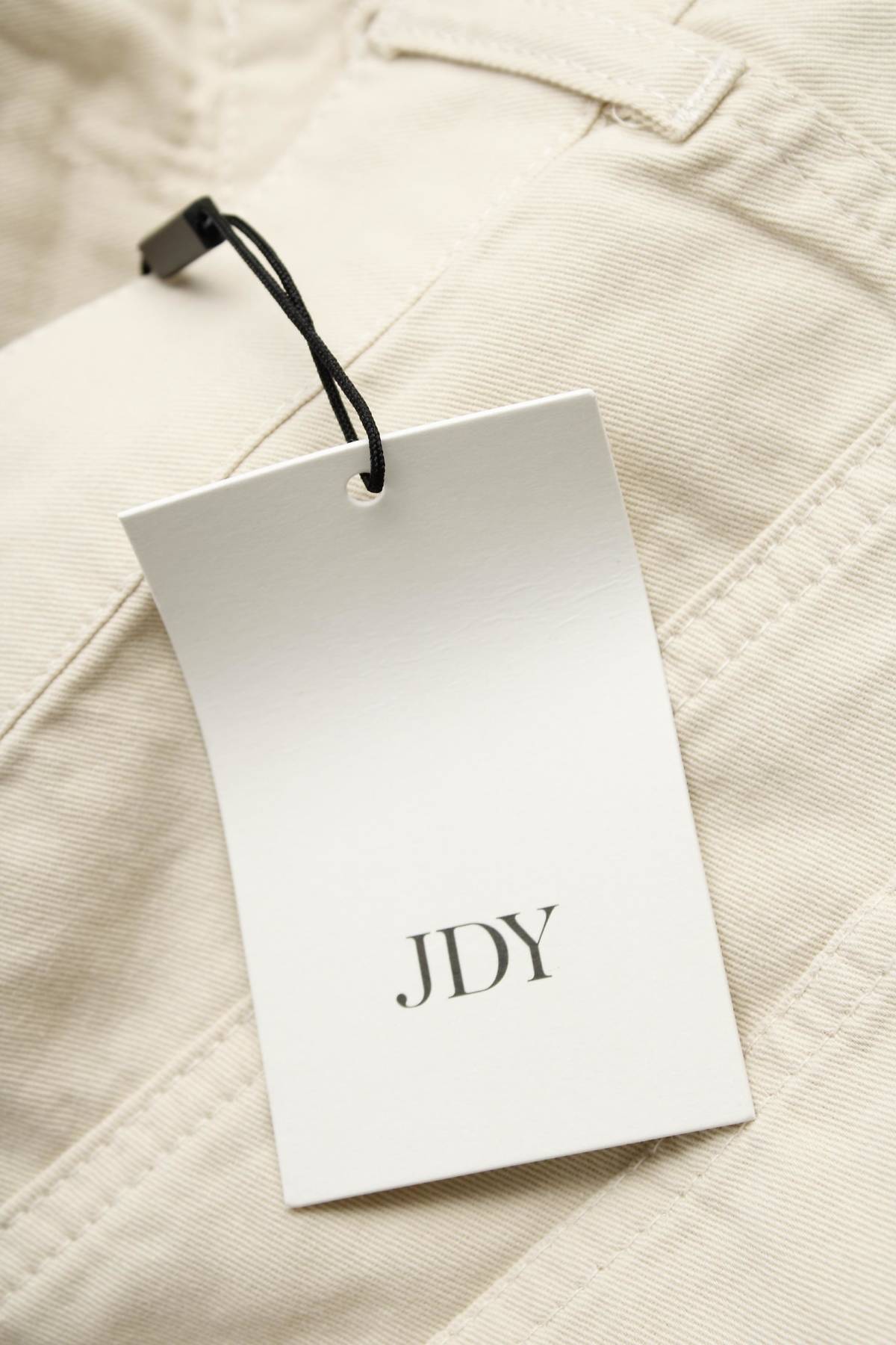 Γυναικείο σορτσάκι Jdy3