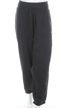 Γυναικείο αθλητικό παντελόνι Nike1