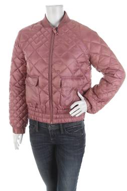 Преходно яке Guess1