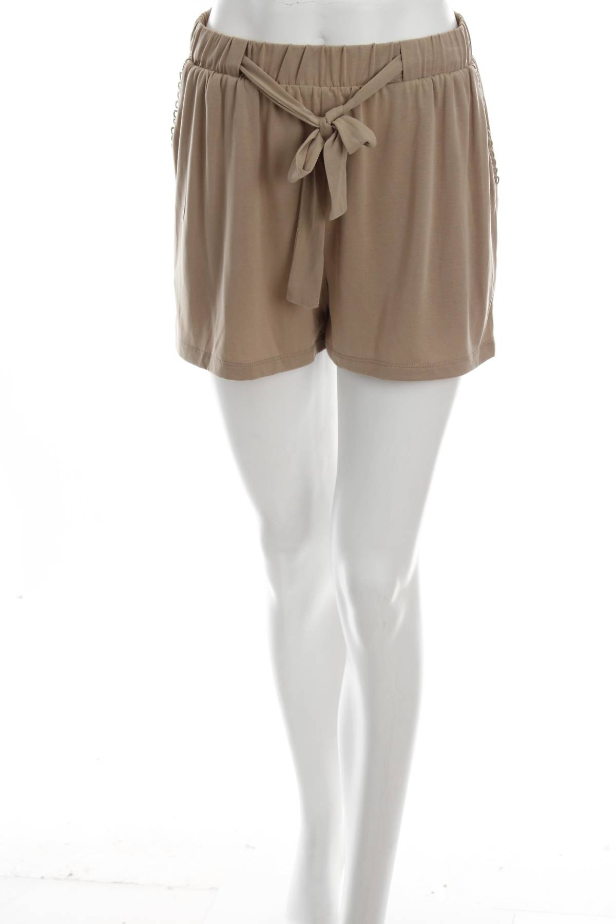 Дамски къс панталон Vero Moda1