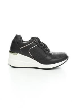 Γυναικεία παπούτσια Clara Barson1