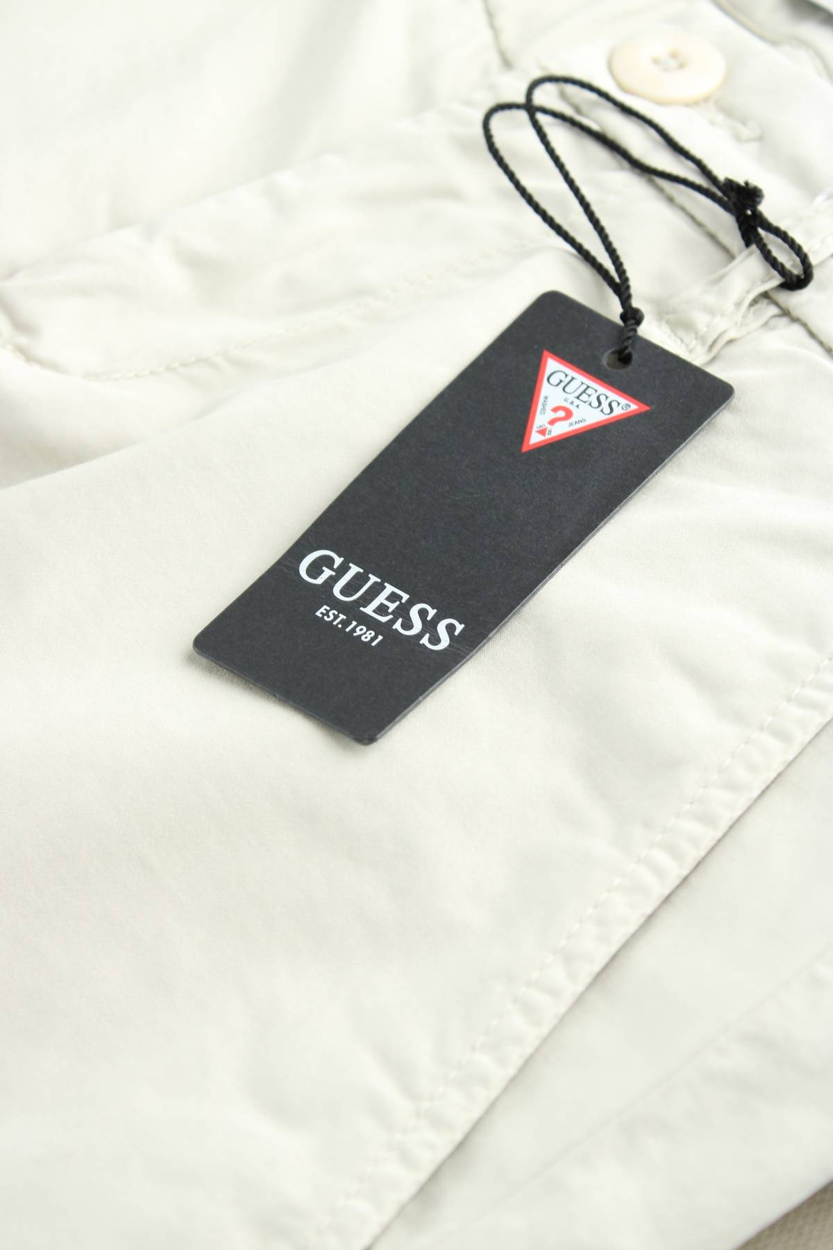 Мъжки къс панталон Guess3