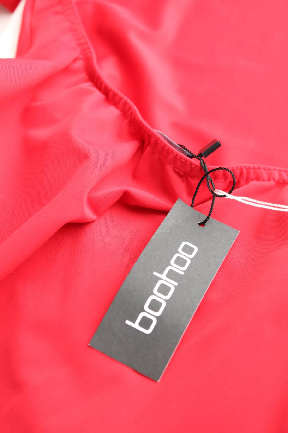 Рокля Boohoo3