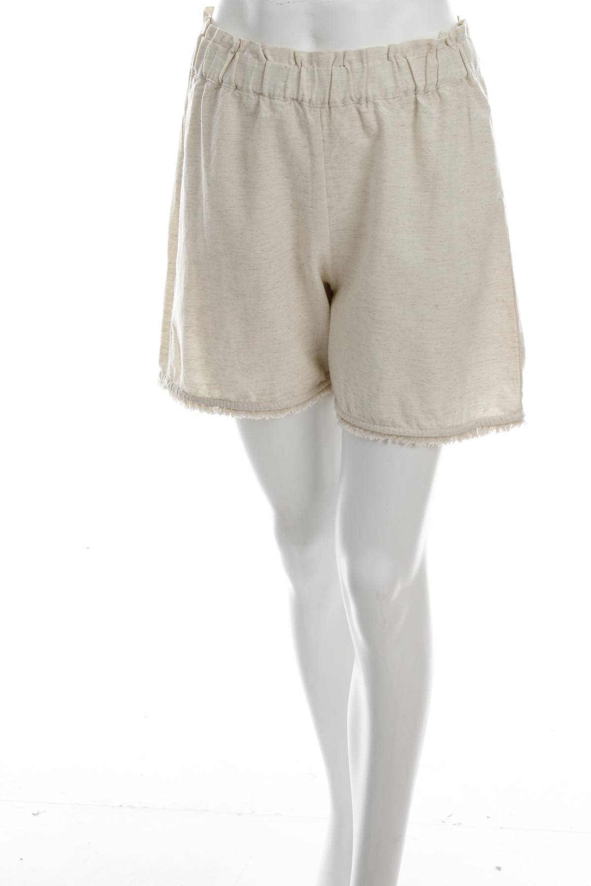 Дамски къс панталон Pieces1