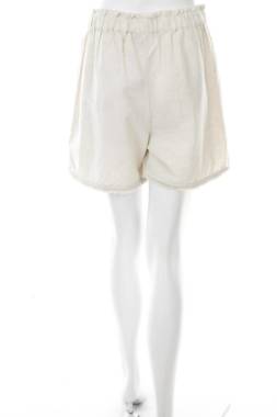 Дамски къс панталон Pieces2