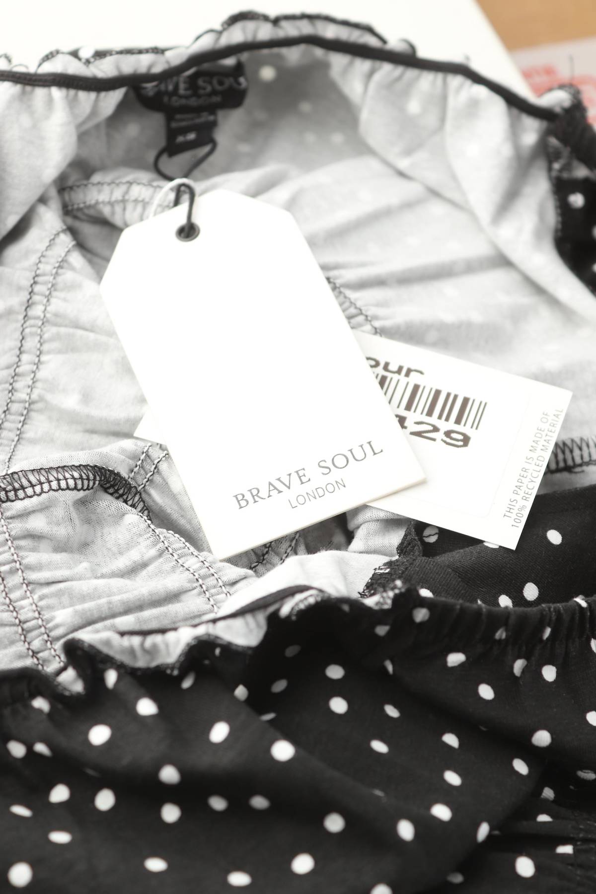 Γυναικείο αμάνικο Boohoo3 - Contourshop.gr Γυναικείο αμάνικο Boohoo3