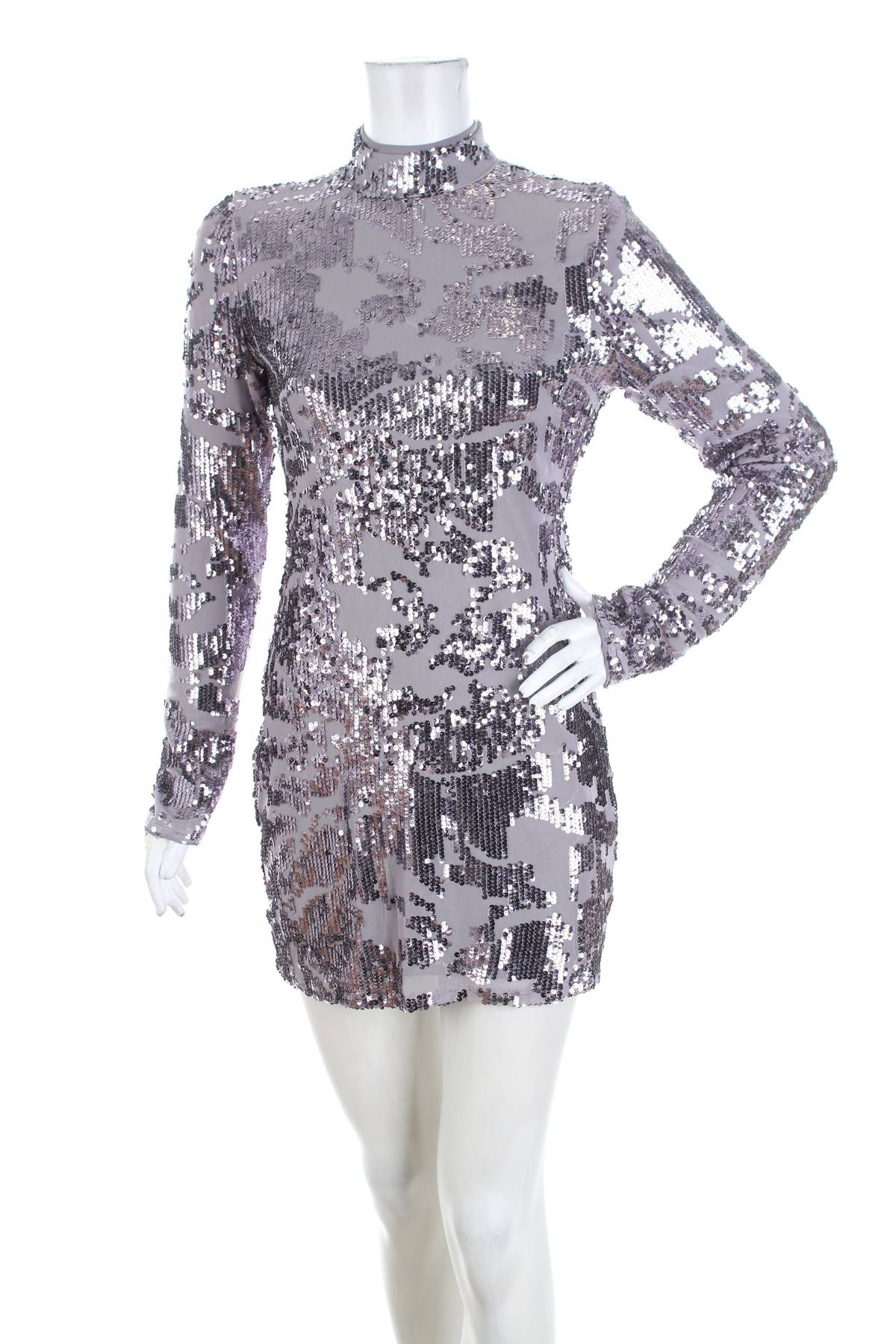 Рокля Boohoo1