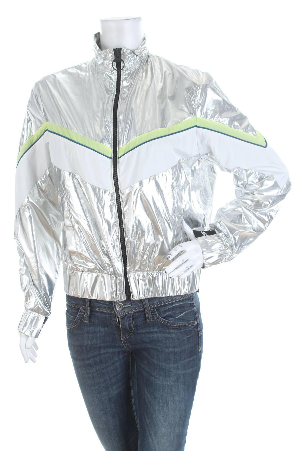 Γυναικείο μπουφάν Guess1