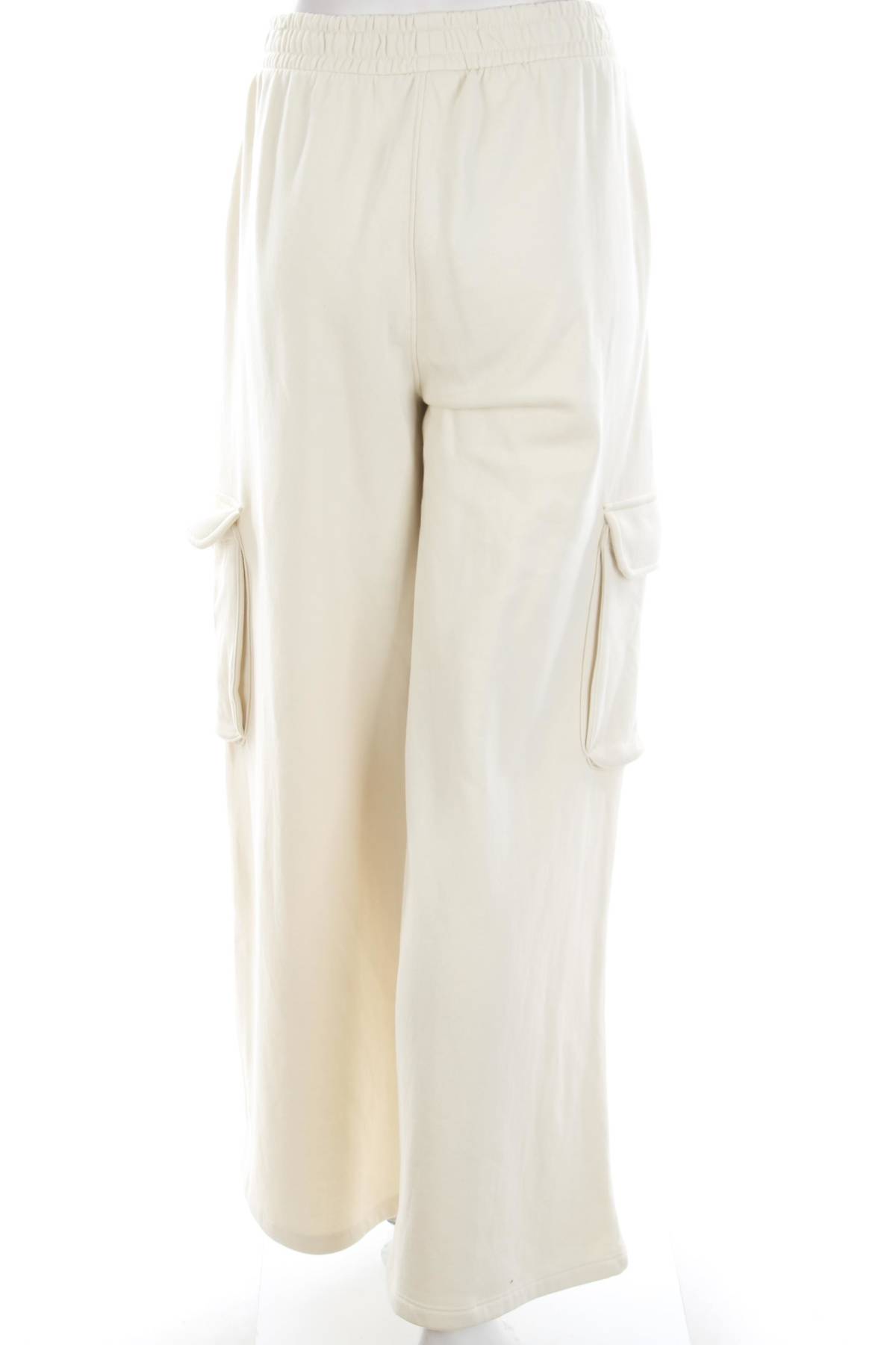 Дамско спортно долнище C&A2