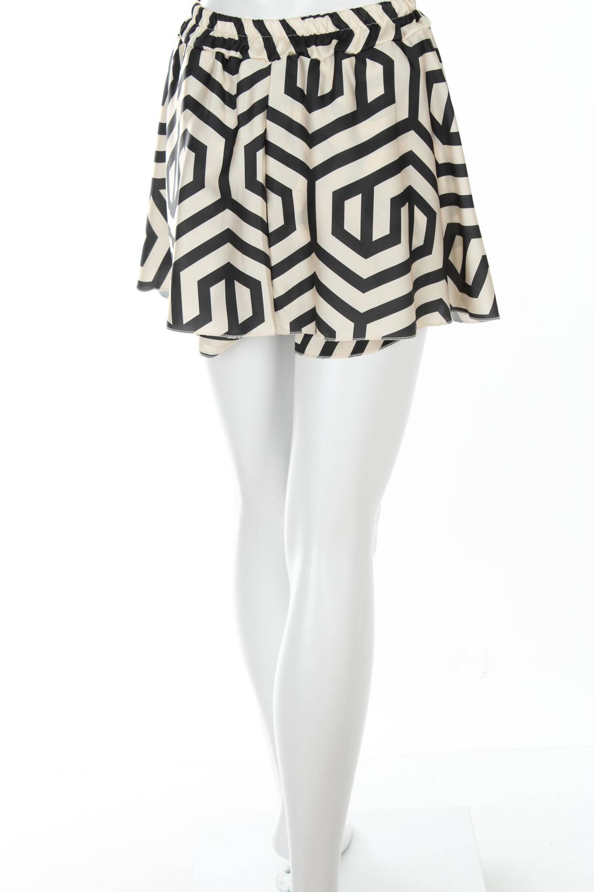 Дамски къс панталон Boohoo2