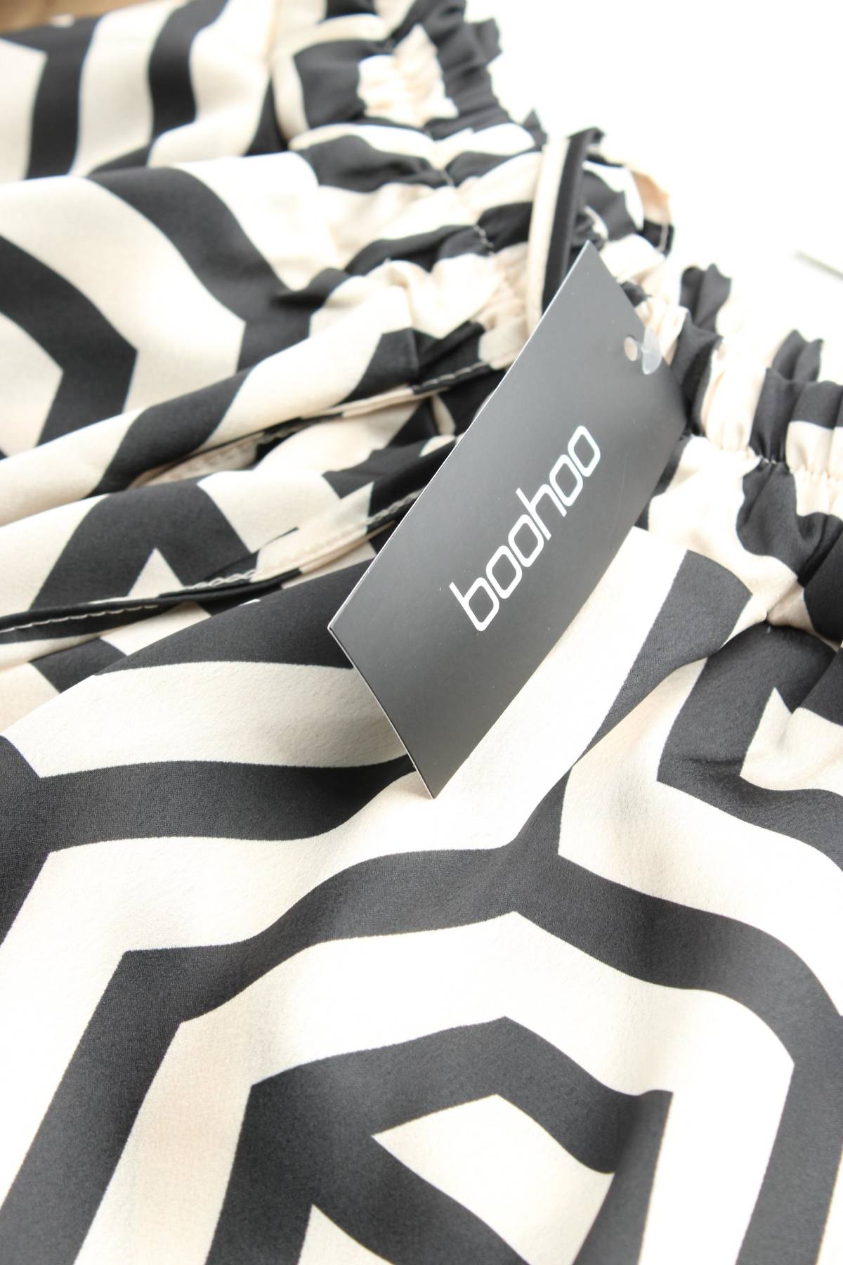 Дамски къс панталон Boohoo3