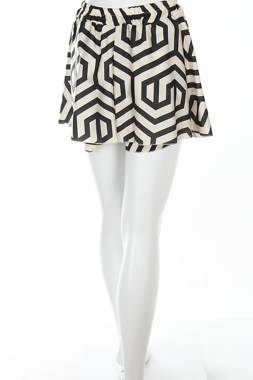 Дамски къс панталон Boohoo2