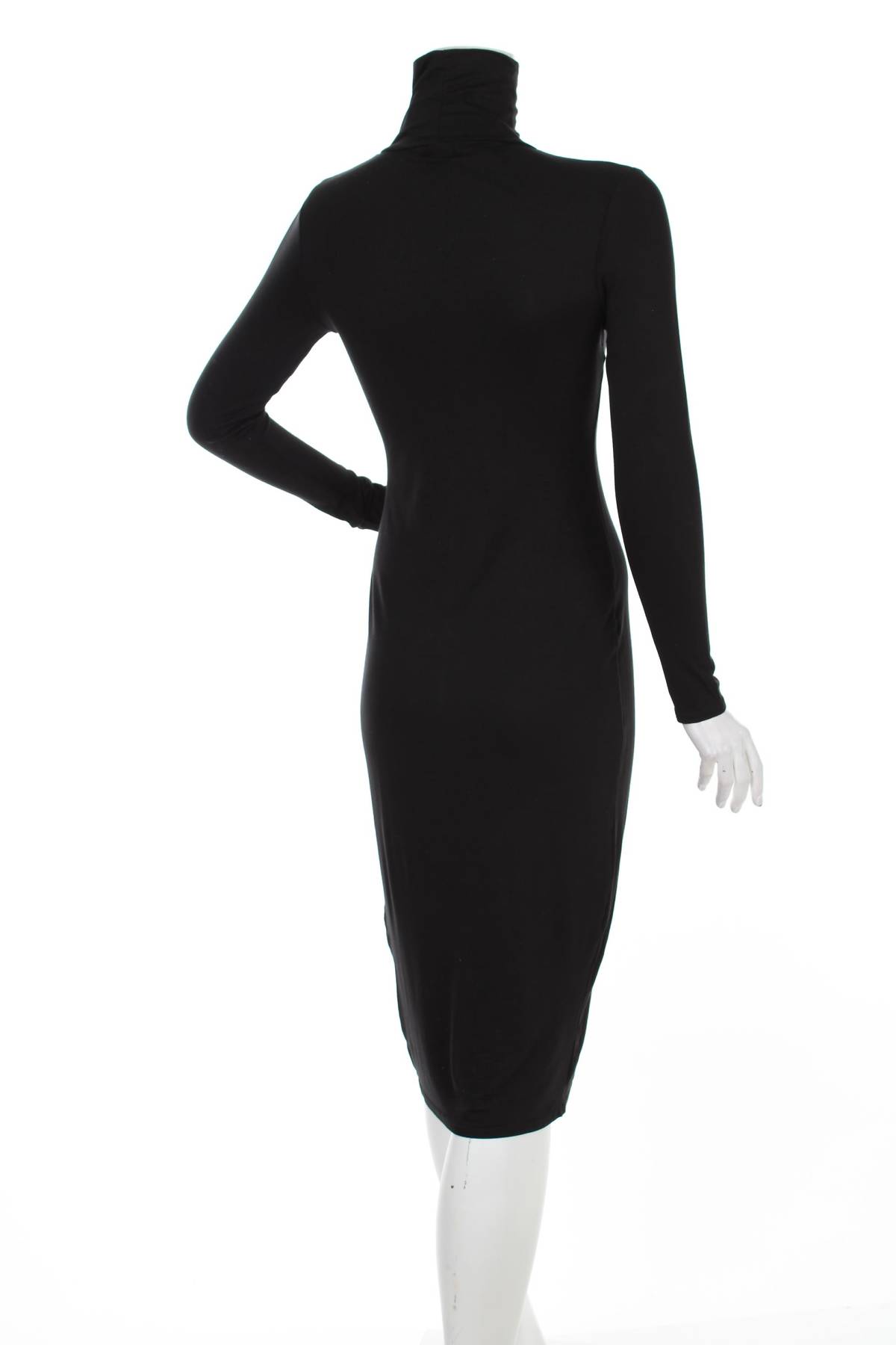 Рокля Boohoo2