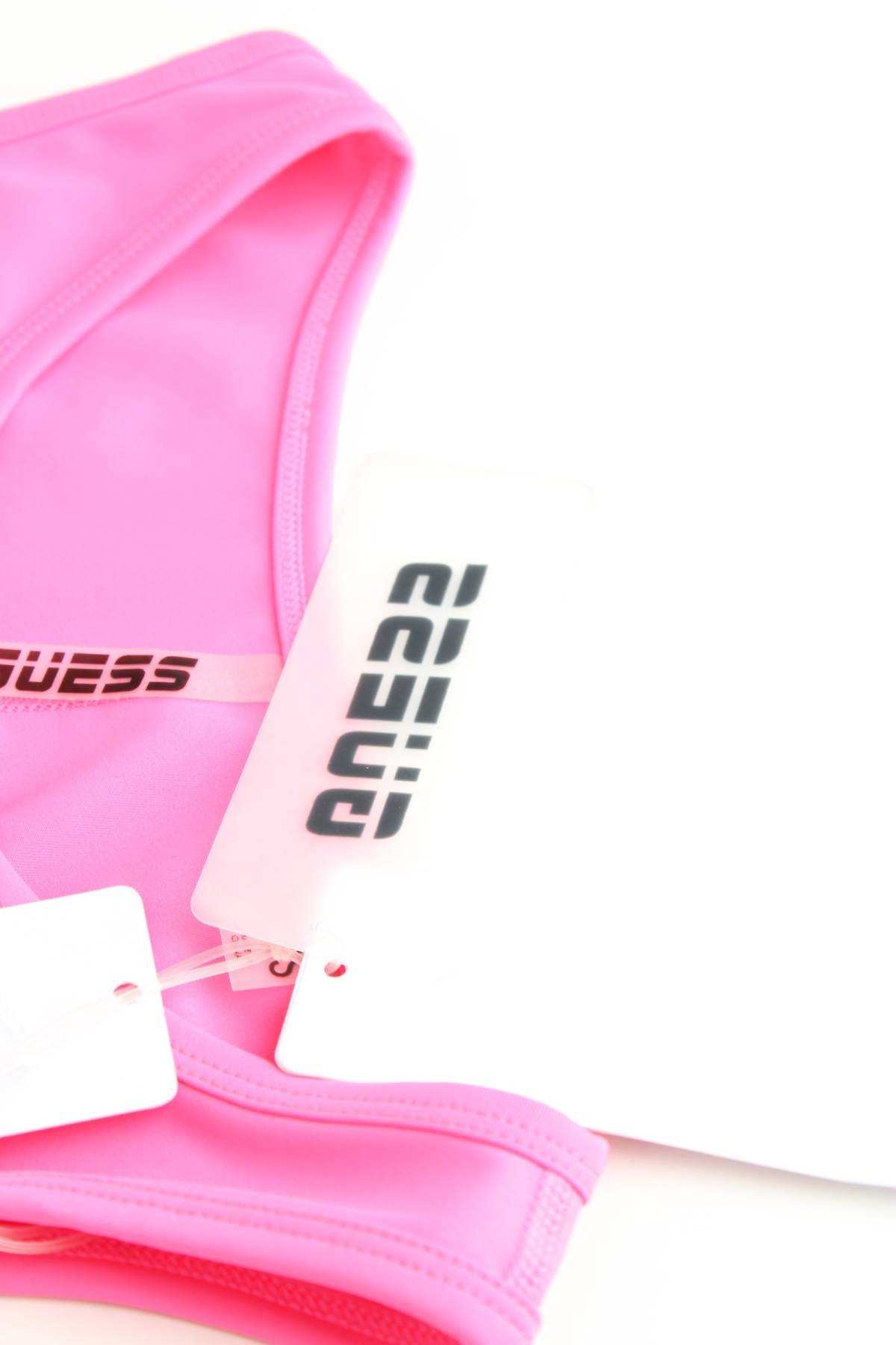 Дамски спортен потник Guess3