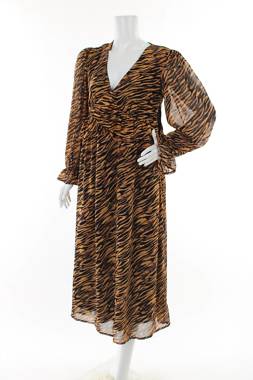 Φορέματα Boohoo1