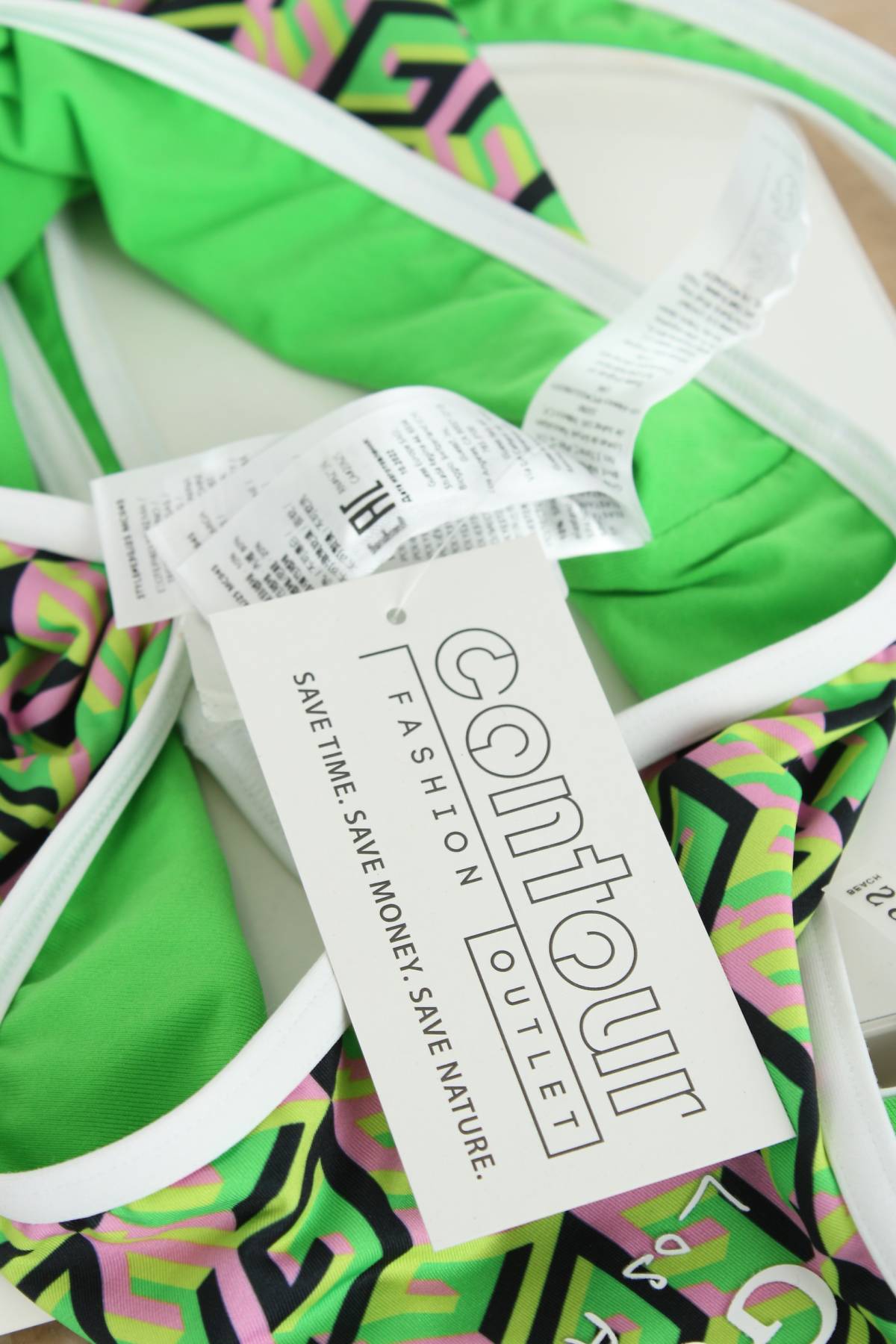 Σουτιέν Guess3