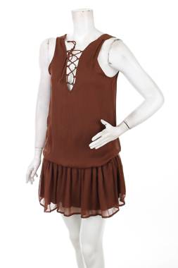 Рокля Boohoo1