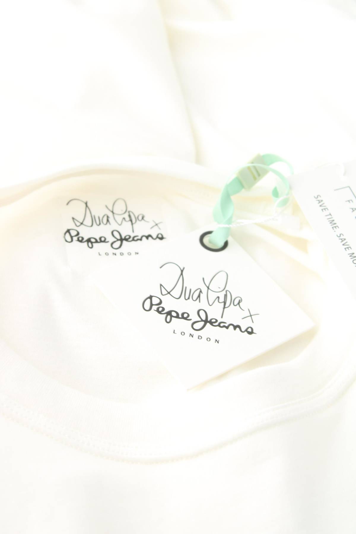 Дамска тениска Pepe Jeans x Dua Lipa3 - Contour.bg Дамска тениска Pepe Jeans x Dua Lipa3