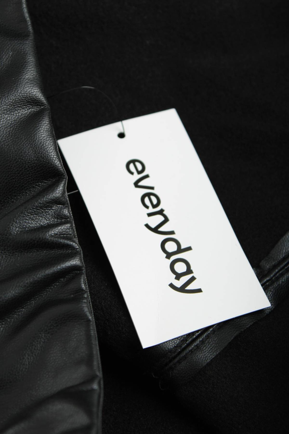 Дамски панталон Everyday3