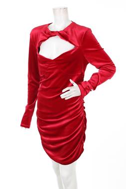 Рокля Boohoo1