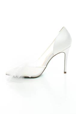 Γυναικεία παπούτσια Betsey Johnson2