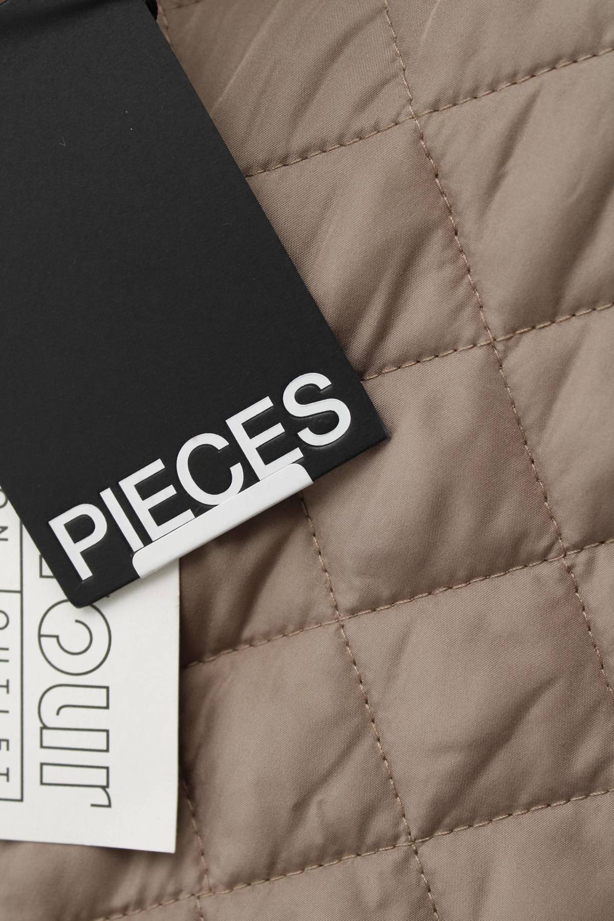 Γυναικεία γιλέκα Pieces3 - Contourshop.gr Γυναικεία γιλέκα Pieces3
