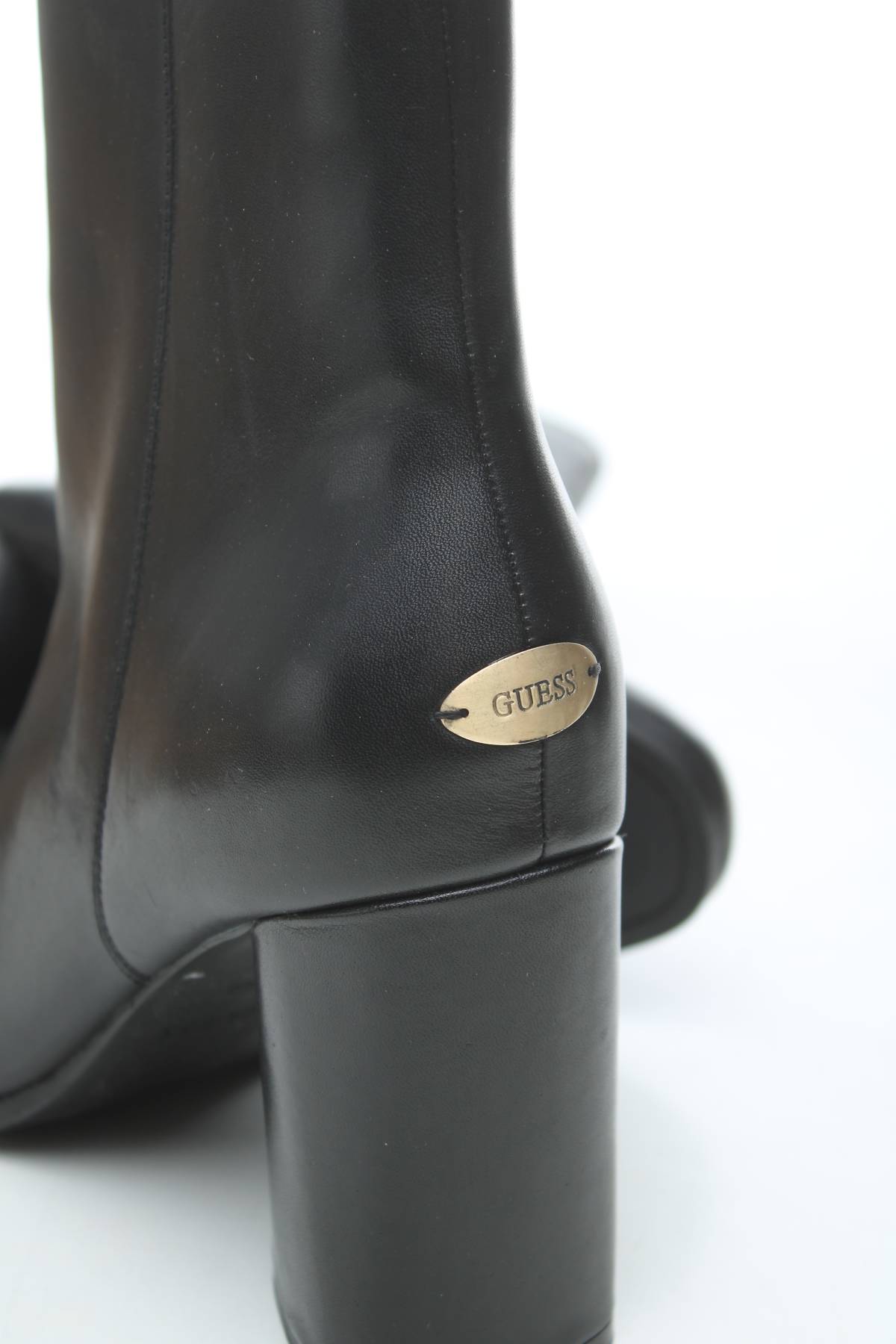 Γυναικεία μποτάκια Guess5