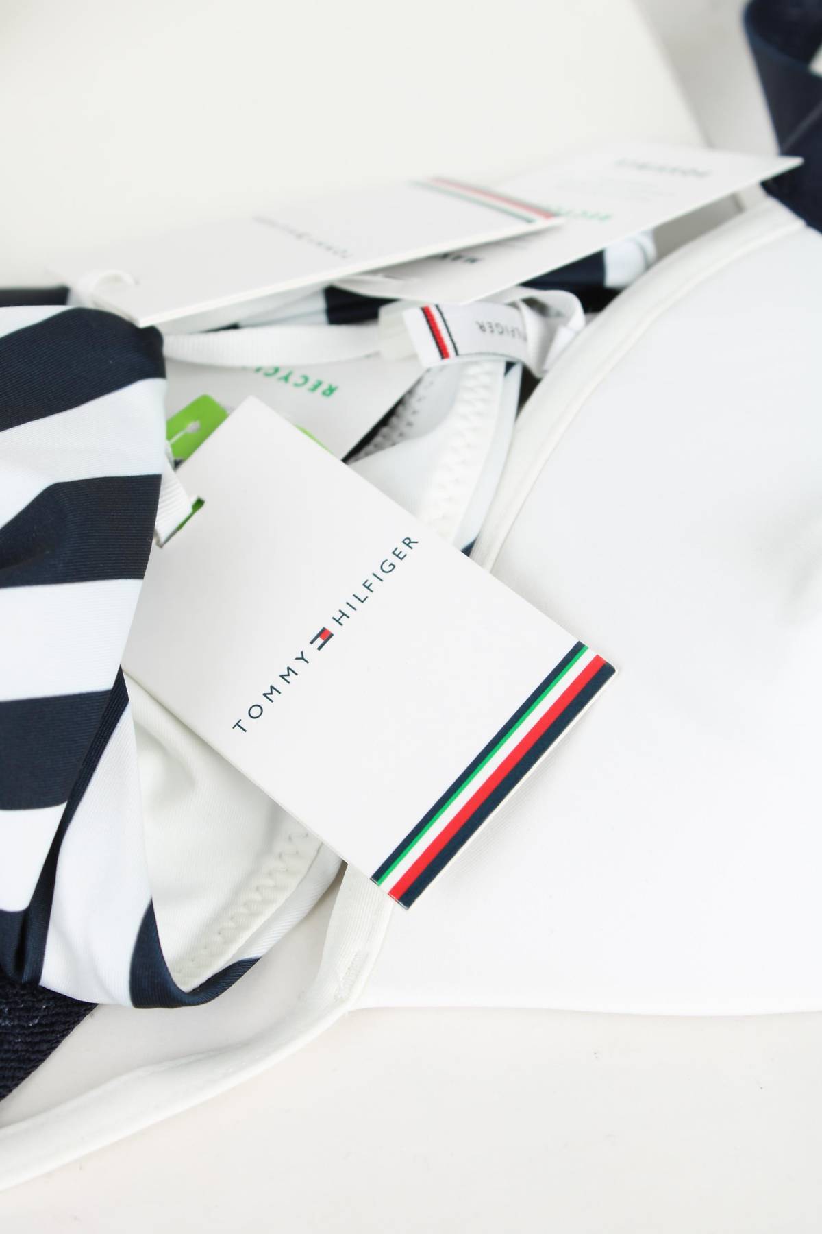 Бански костюм Tommy Hilfiger3 - Contour.bg Бански костюм Tommy Hilfiger3