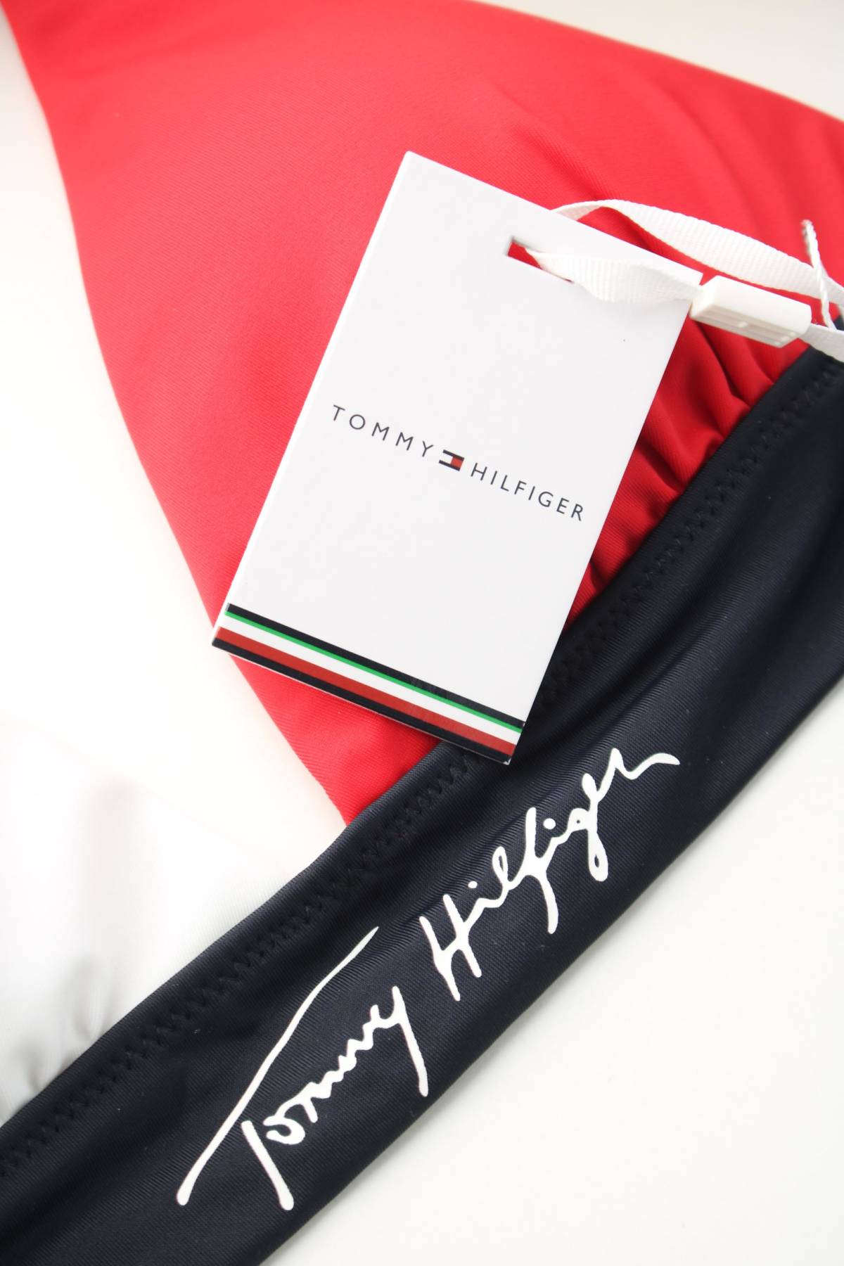 Бански горнище Tommy Hilfiger3 - Contour.bg Бански горнище Tommy Hilfiger3