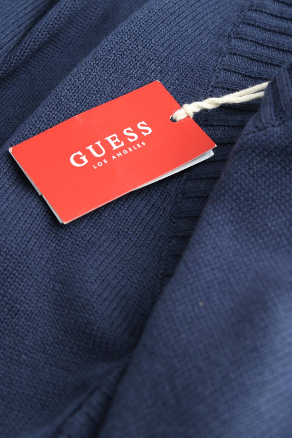 Мъжка жилетка Guess3
