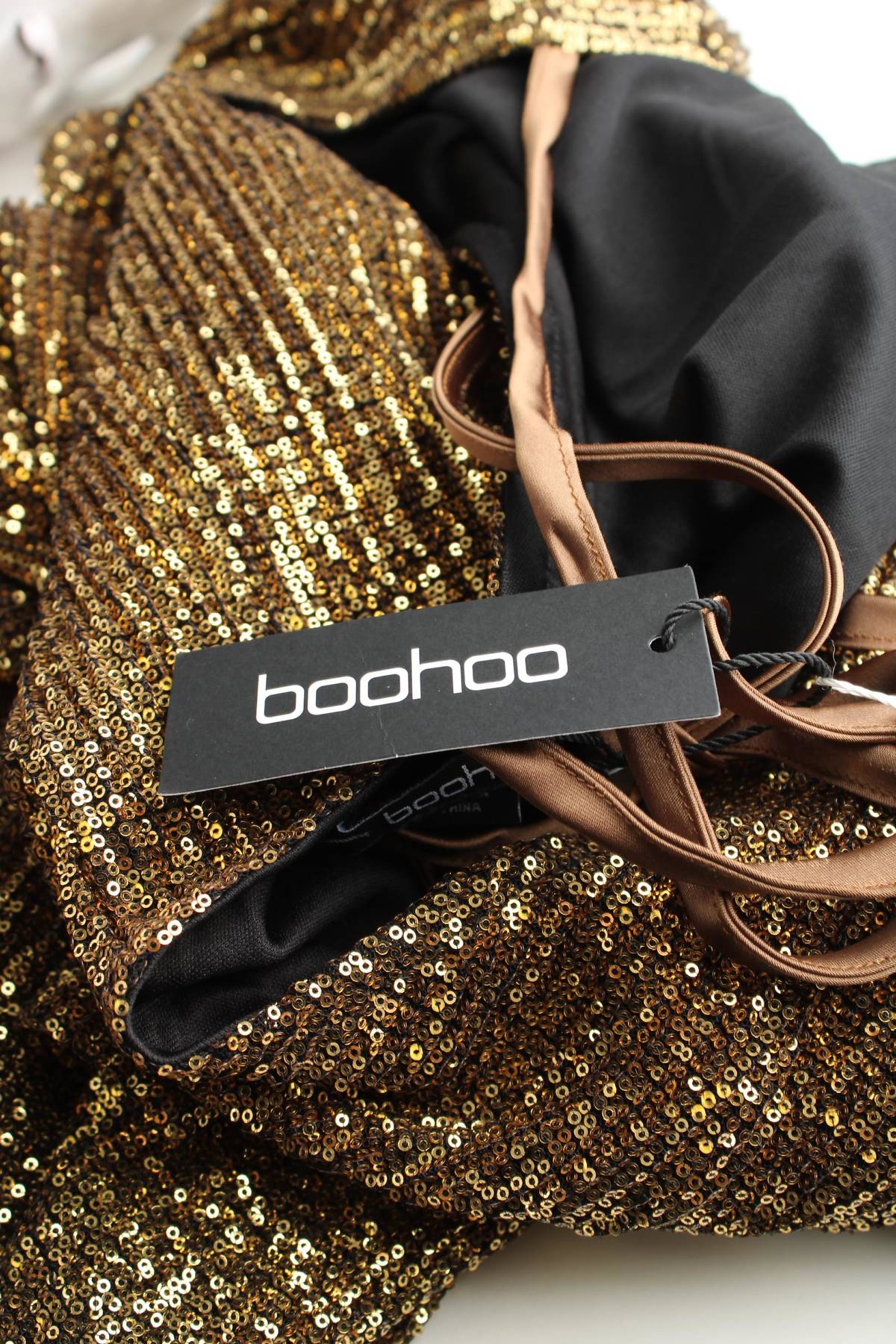 Рокля Boohoo3