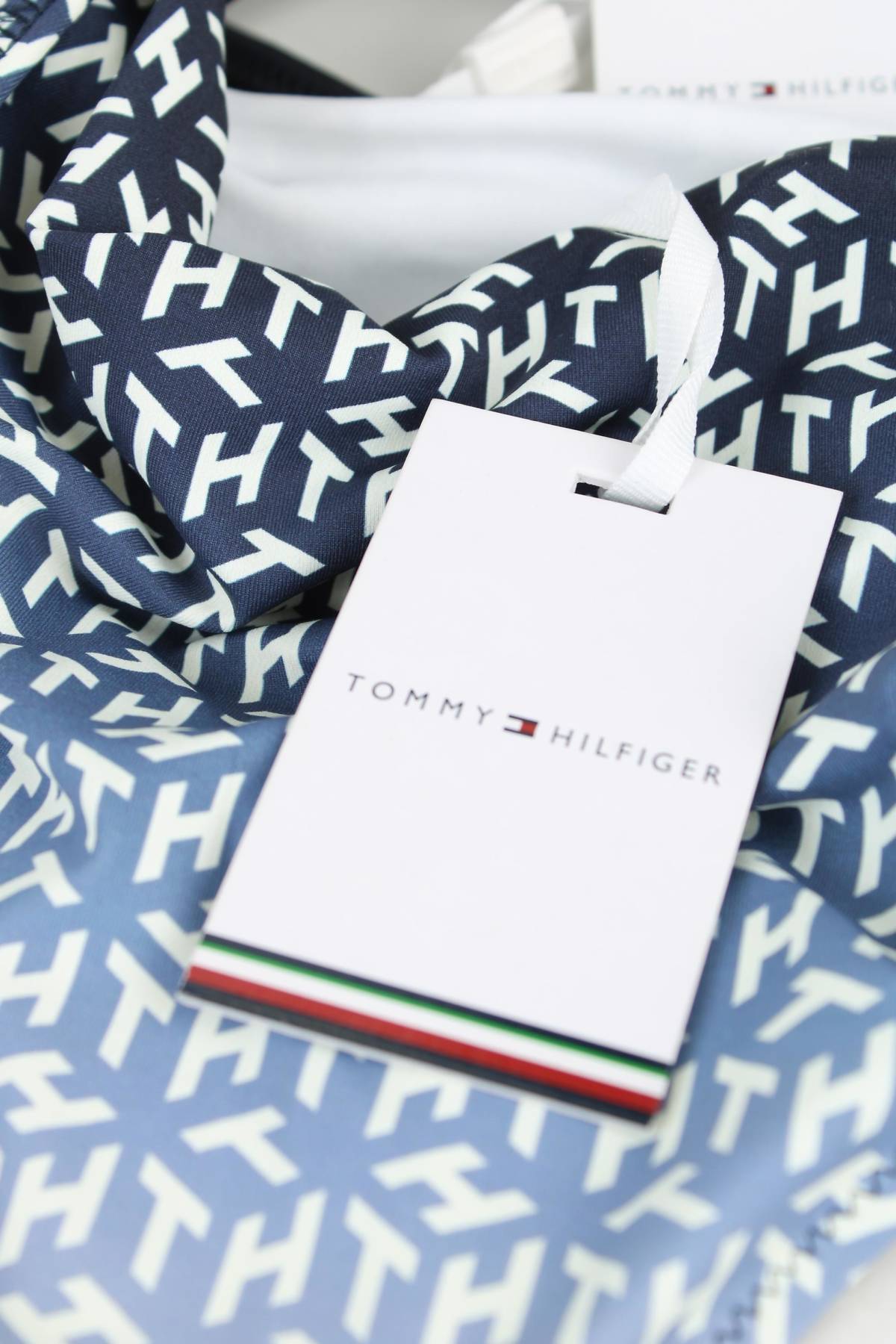 Бански костюм Tommy Hilfiger3 - Contour.bg Бански костюм Tommy Hilfiger3