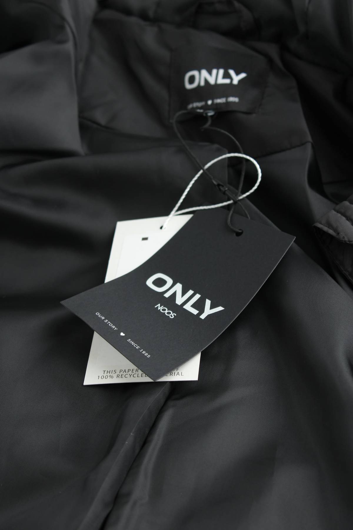 Дамско яке Only4