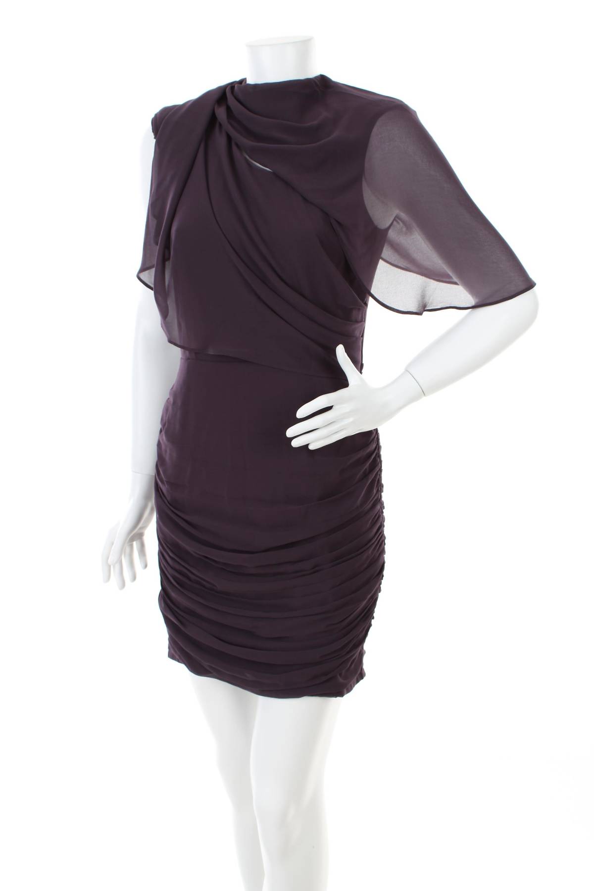 Рокля Michelle Keegan1