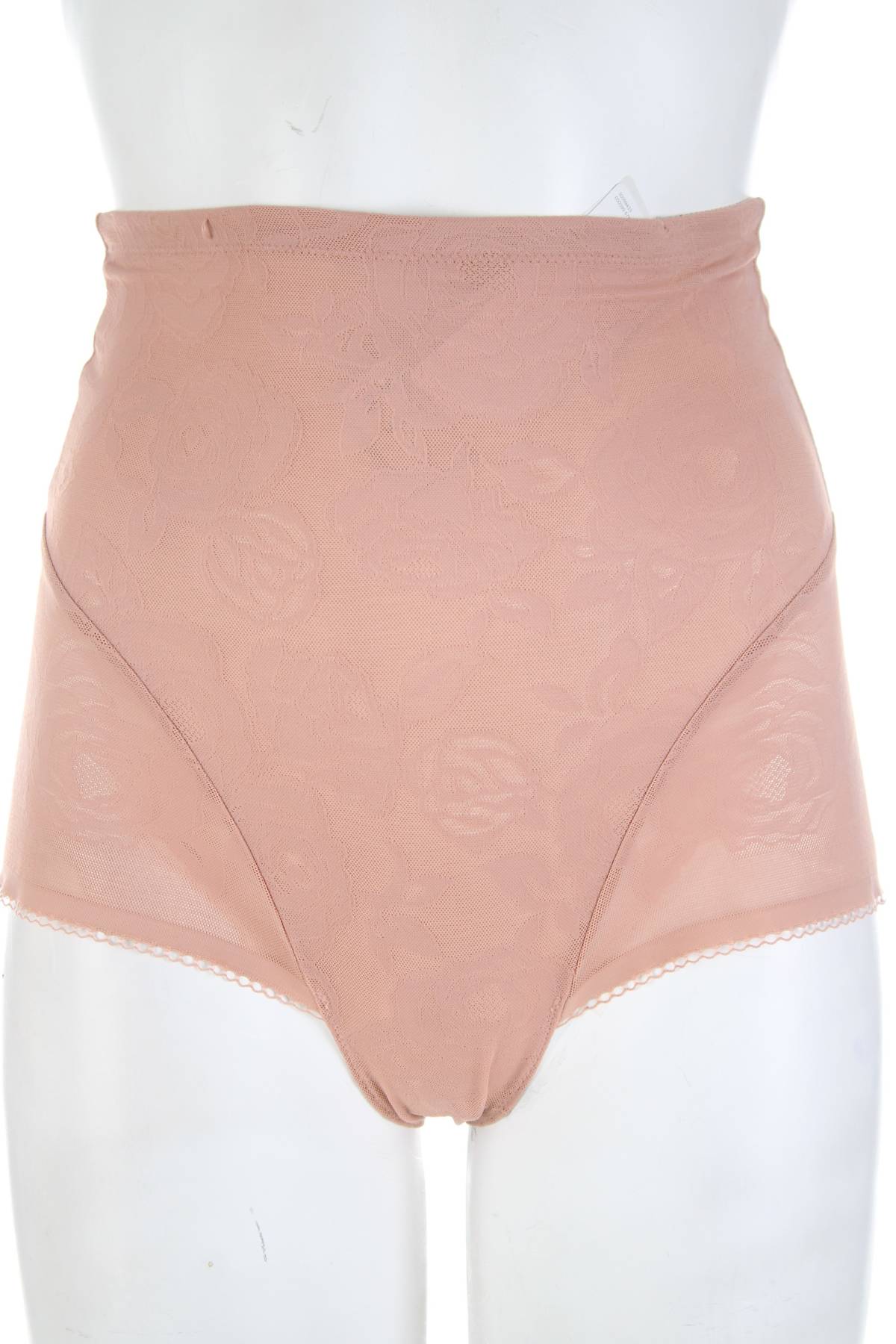 Стягащо бельо Triumph1