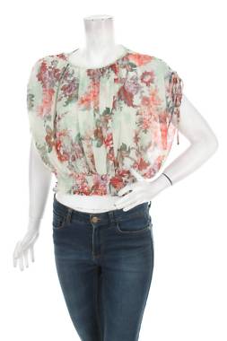 Γυναικεία μπλούζα Guess1