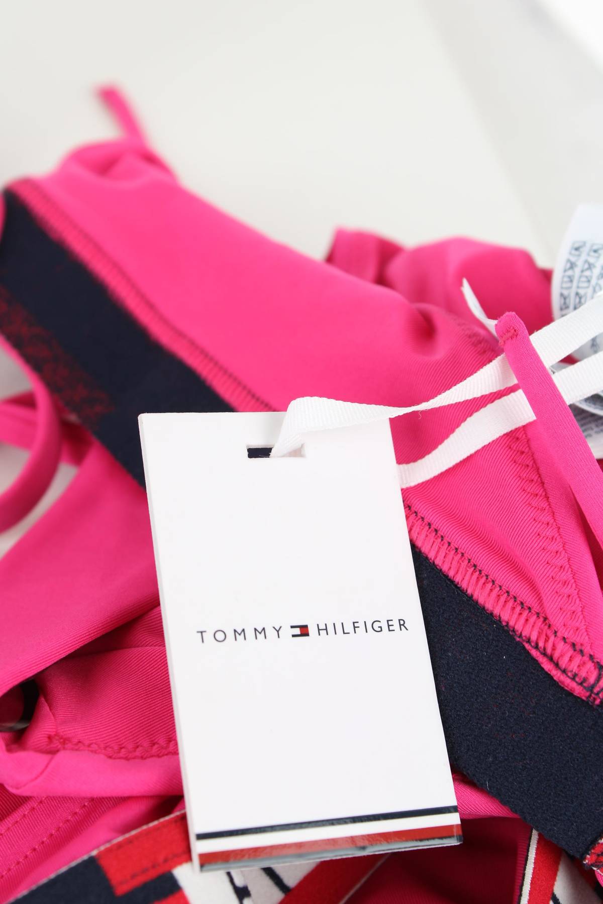 Бански костюм Tommy Hilfiger3 - Contour.bg Бански костюм Tommy Hilfiger3