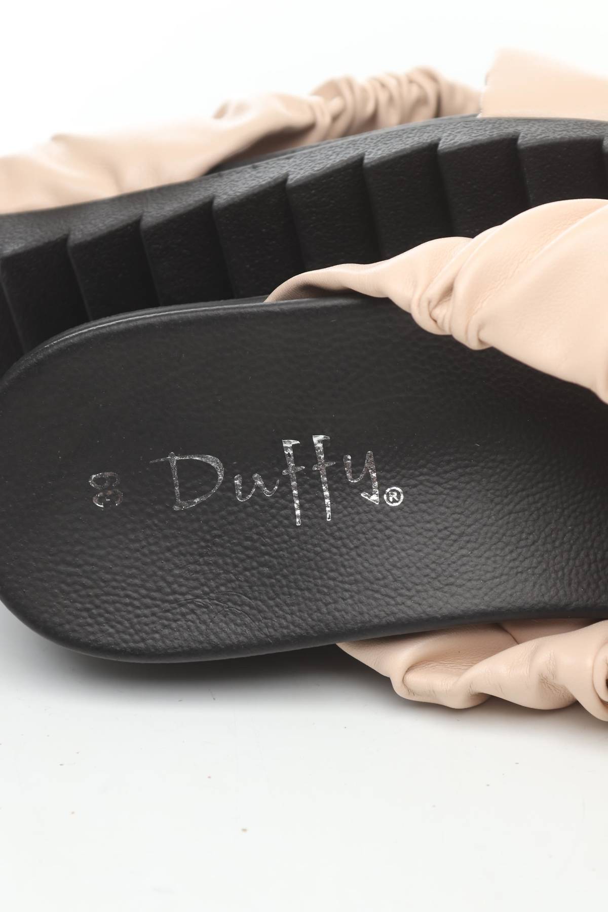 Чехли Duffy5 - Contour.bg Чехли Duffy5