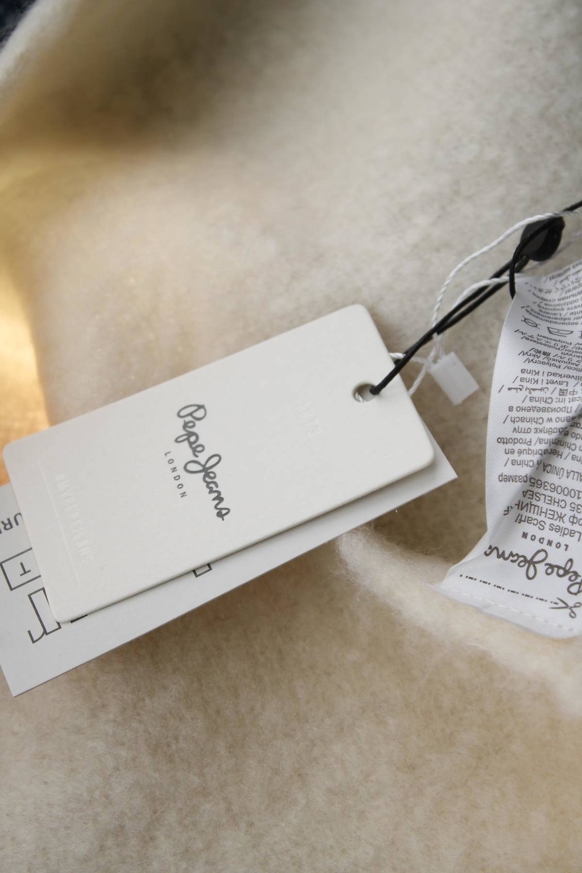 Плетен шал Pepe Jeans3