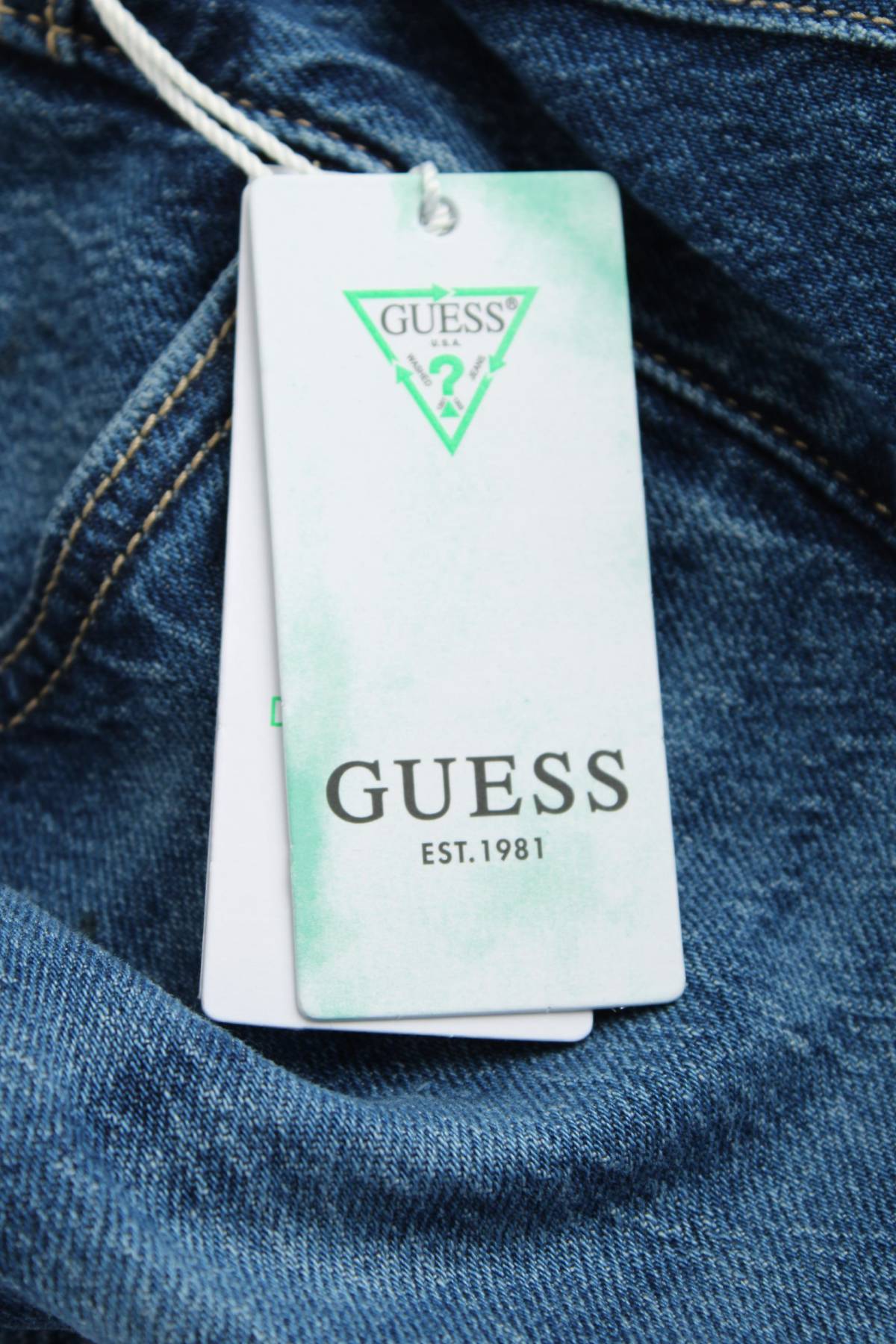 Γυναικεία τζιν Guess3